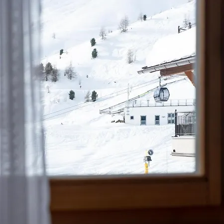 Glanzer Homes Hochsölden Frühstückspension Sölden