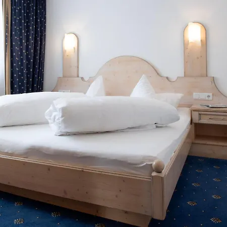 Glanzer Homes Hochsoelden Couette-café 3*