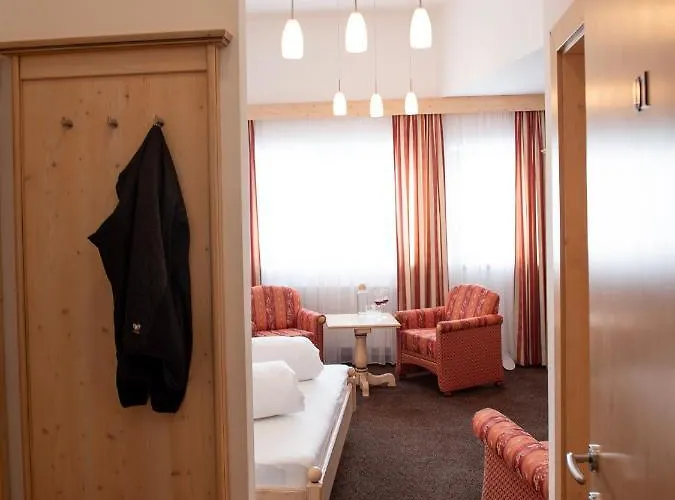 Glanzer Homes Hochsoelden Bed & Breakfast 3*