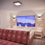 住宿加早餐酒店 Glanzer Homes Hochsoelden 3*