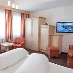 住宿加早餐酒店 Glanzer Homes Hochsoelden 3*